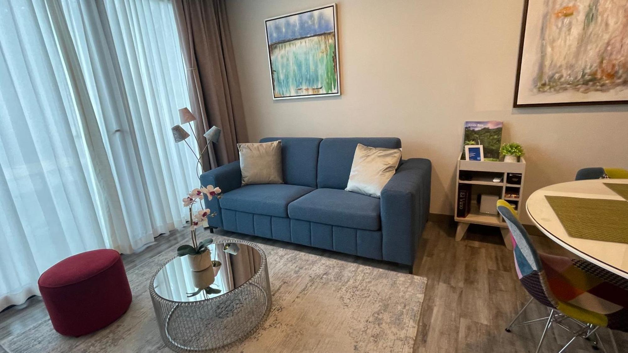 Cozy With Terrace, Sj Cosmopolitan Tower #402 Apartment